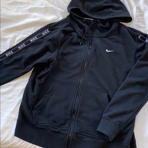 Black Nike jacket size M